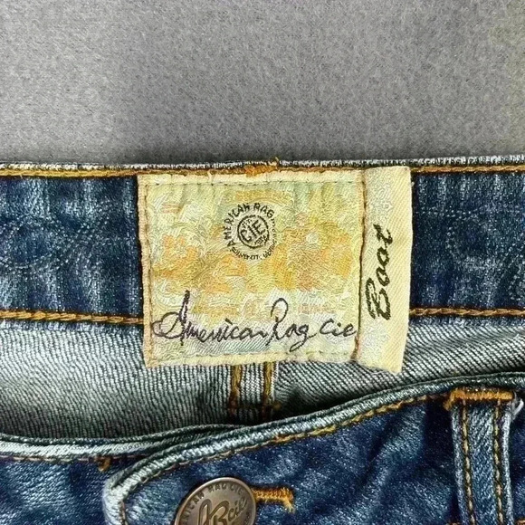 American Rag Cie Boot Cut Jeans Womens 11s Blue Denim Faded Short cute (0370) - Picture 2 of 11